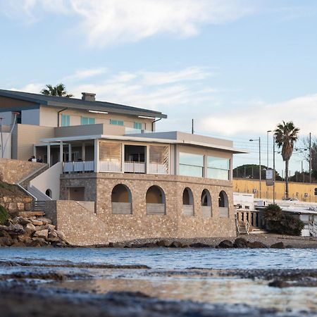 Le Suites Sul Mare Di Esterina Чивитавеккья Экстерьер фото